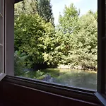 Cozy In Ponchel With Pond *