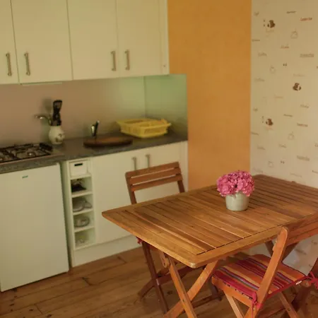 Cozy In Ponchel With Pond Holiday home