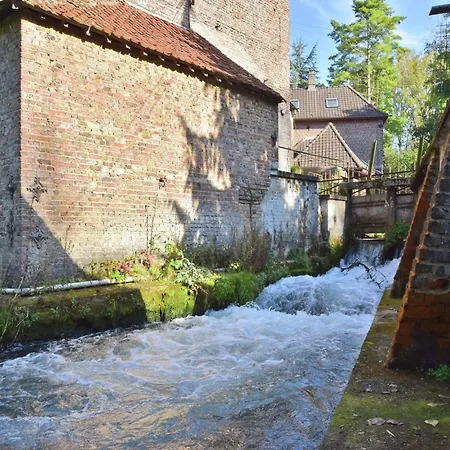 Cozy In Ponchel With Pond בית נופש Le Ponchel