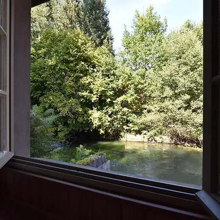 Cozy In Ponchel With Pond *