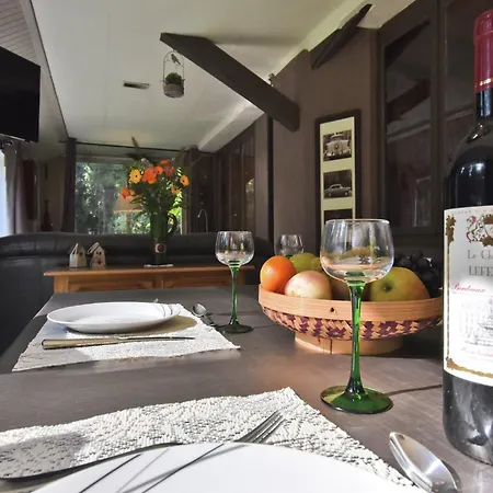 Cozy In Ponchel With Pond *