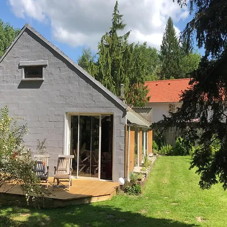 Cozy In Ponchel With Pond *