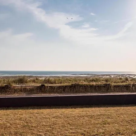 Cozy In Ponchel With Pond بيت للعطل