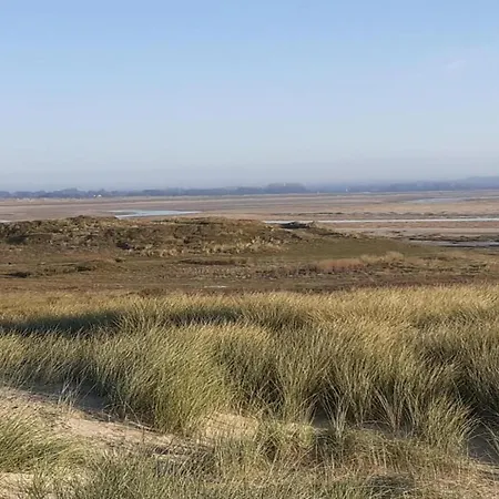 Cozy In Ponchel With Pond بيت للعطل Le Ponchel